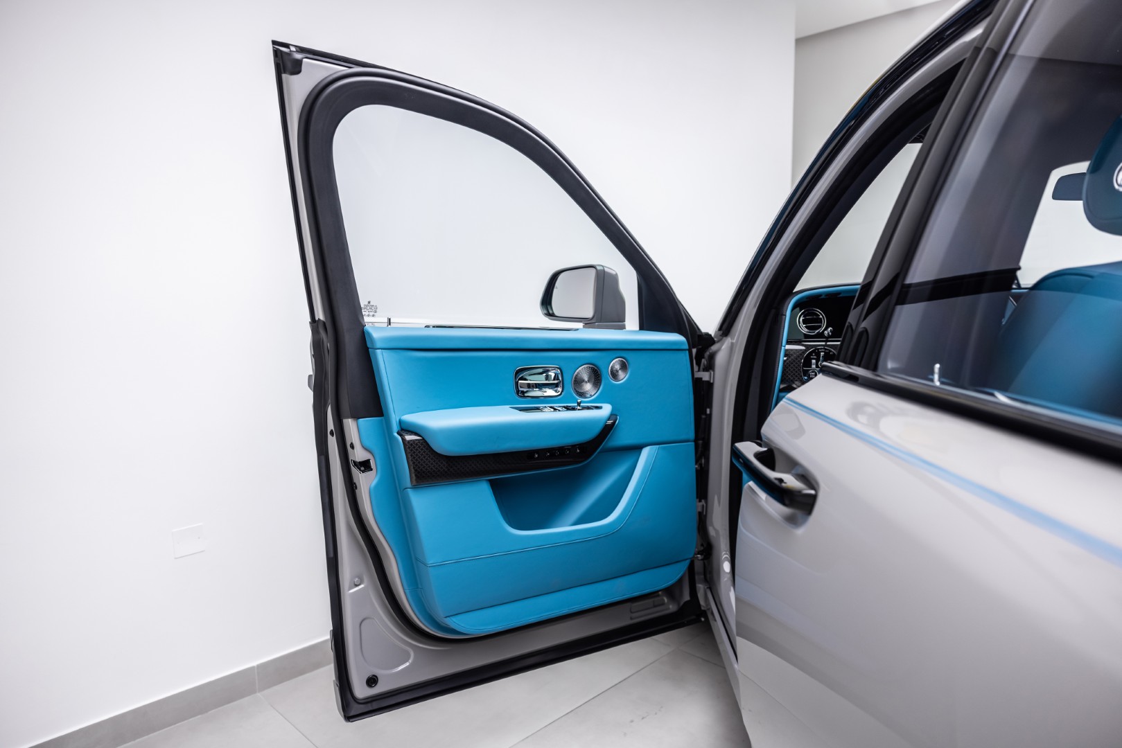 2025 ROLLS ROYCE CULLINAN BLACK BADGE | DUALITY TWILL | SANCTUARY SEATS | BESPOKE SOUND SYSTEM |